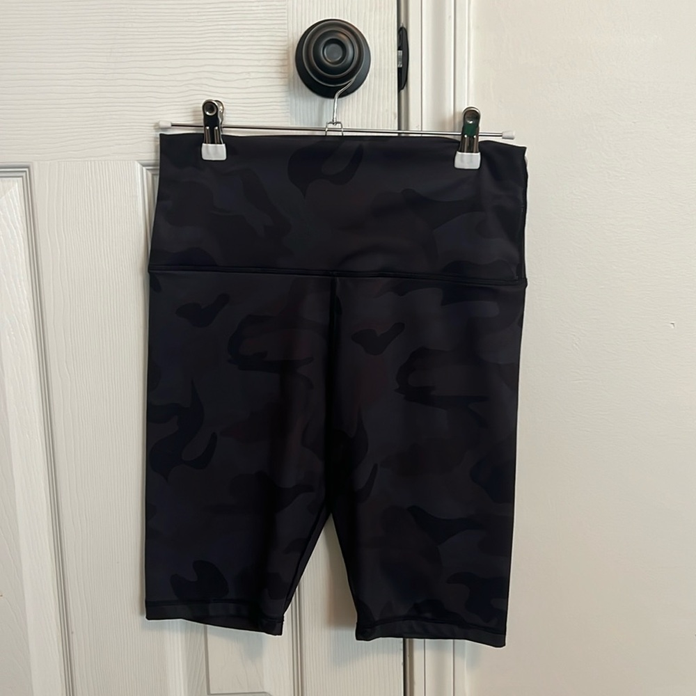 LULU INSPIRED COMPRESSION SHORTS